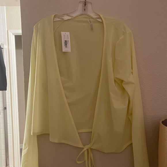 Outdoor Voices Tissue Weave Wrap NWT - Picture 3 of 5